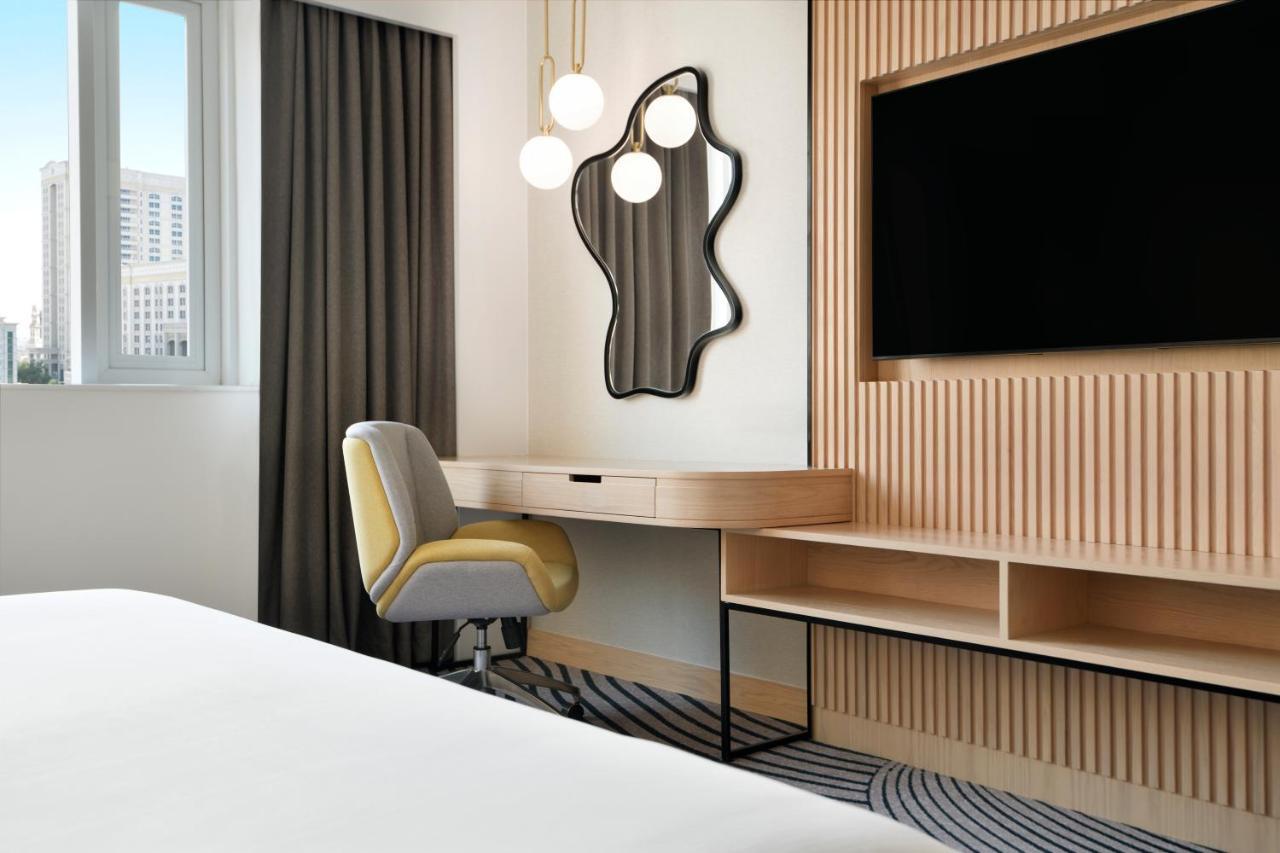 Standard King Room Accessible