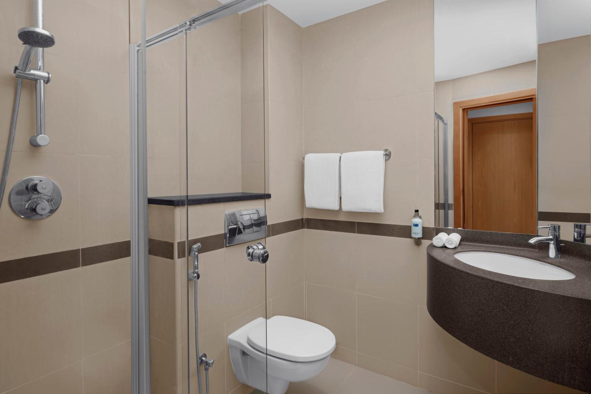 Quarto Familiar King com Sofá-Cama
