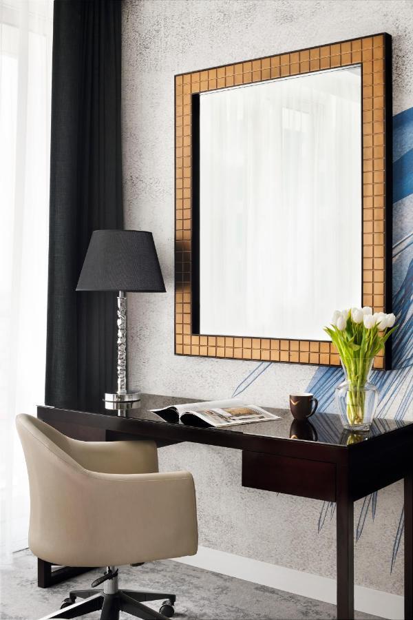 Superior King Room with Lake View - Includes daily access to Riva Beach Club with free shuttle service