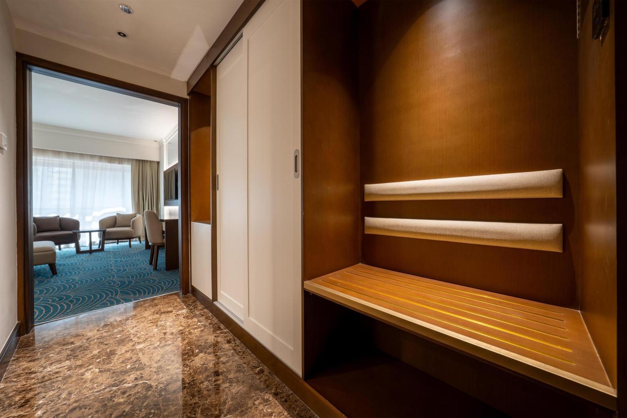 King Room Mobility Access