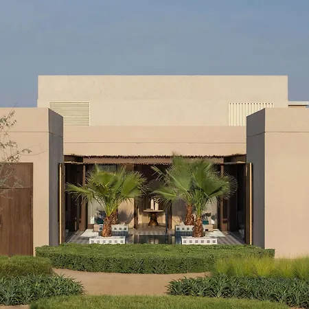 Rare Finds Desert Resort-3